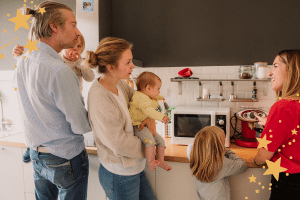 Dona un Natale insieme - Garantisci un giorno di accoglienza in una Casa ABC per una famiglia che deve restare accanto al proprio bambino durante le feste.