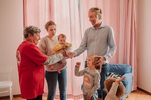 Garantisci l'accoglienza di una famiglia in una Casa A.B.C. per tutto il periodo di ricovero del bambino.